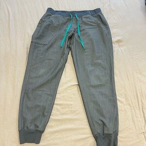 FIGS women Zamora Jogger Scrub Pants – Graphite, Size L